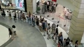 Consecințele războiului // După ce Putin a atacat Ucraina, rușii stau la coadă după ultimele haine din mall-uri
